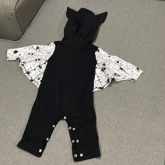 Black and White Halloween outfit Hand Some LITTLE MONSTER 80/12 months Bat - Picture 11 of 12